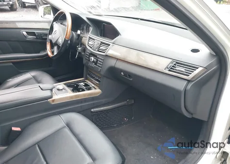 2010 Mercedes-Benz E 350 4Matic z USA, uszkodzony, nr VIN WDDHF8HB3AA145136